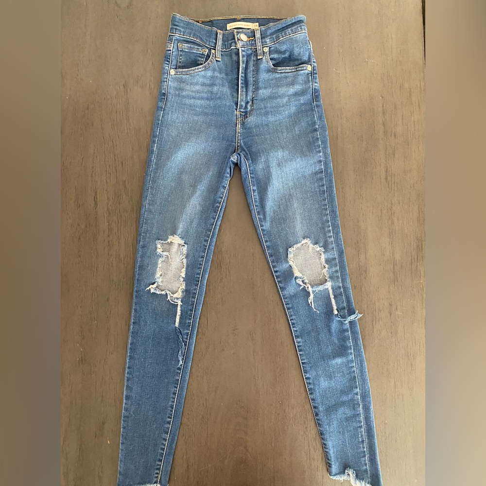 Levi's Distressed Skinny Jeans in Medium Blue Denim